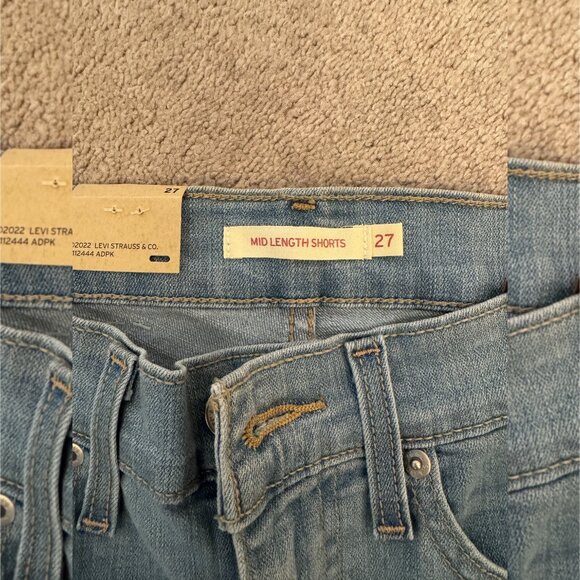 Levi's Mid Length Women's Shorts (NWT) - Picture 2 of 3